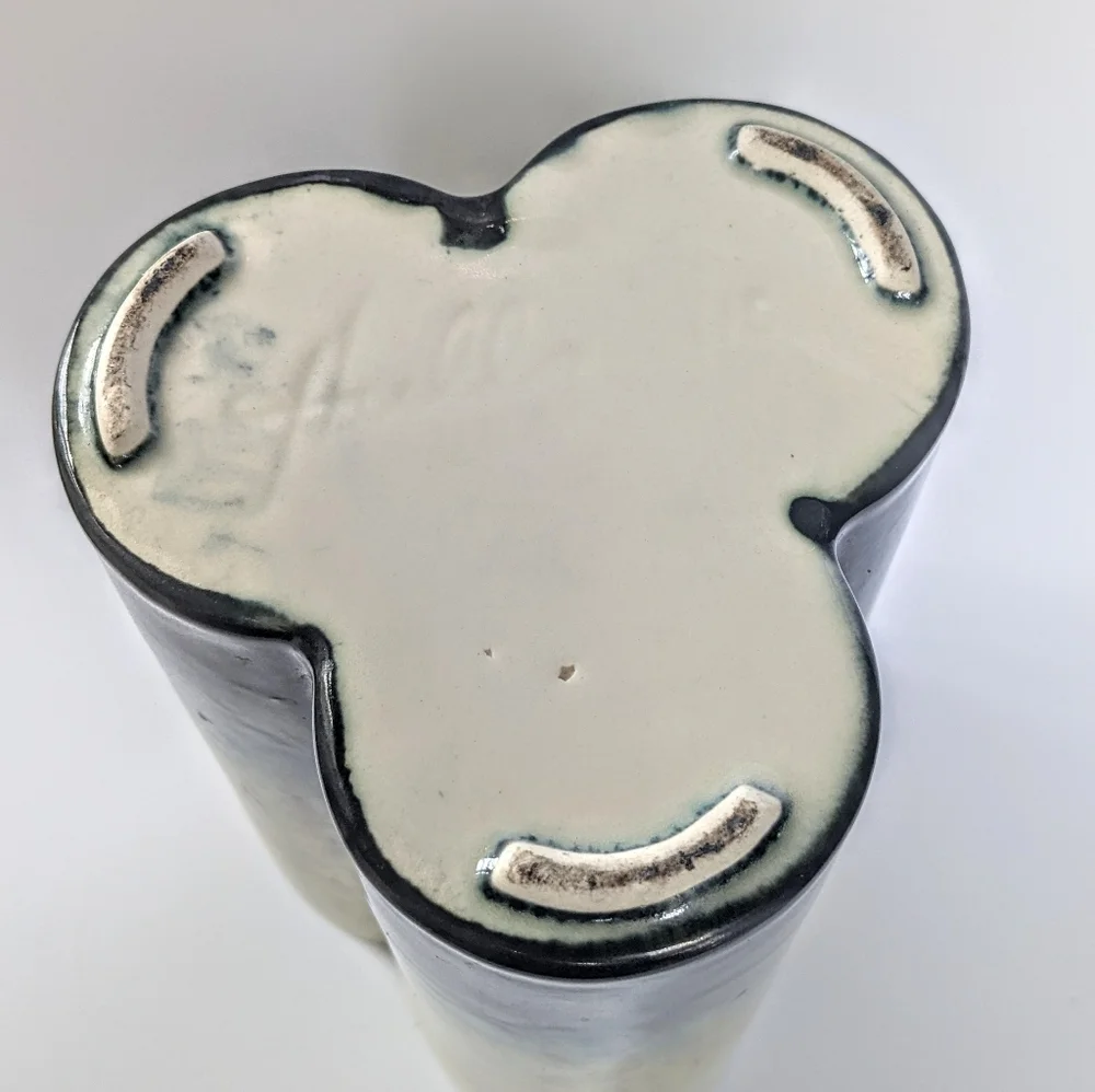 Hull Pottery 110  Yellow Green Ombré 3 Lobed MCM 9